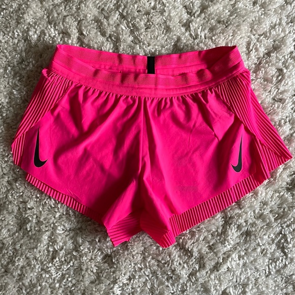 Nike Pants - NWT Nike shorts